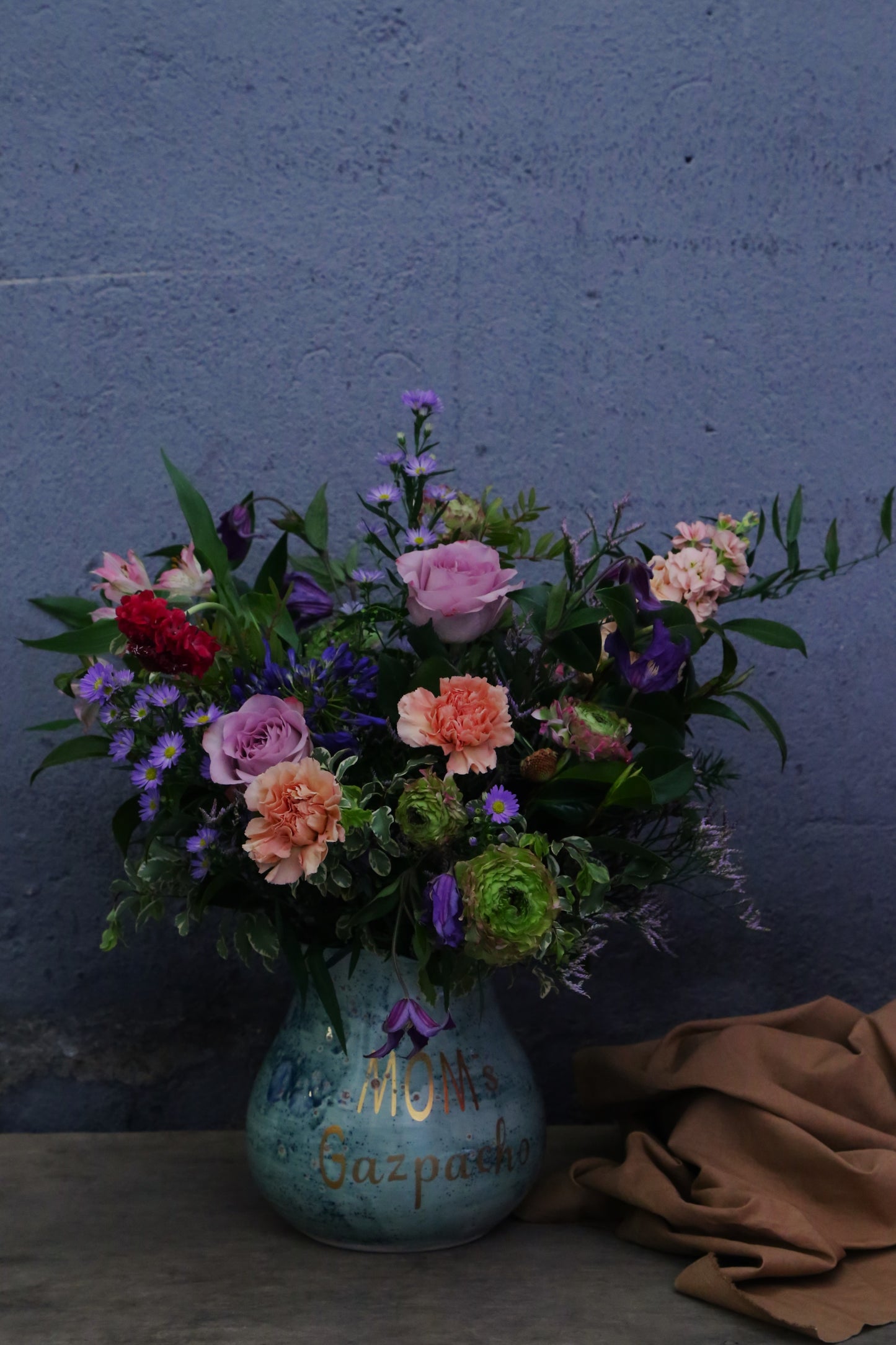 JARRA "MOM´S GAZPACHO" CON FLORES NATURALES