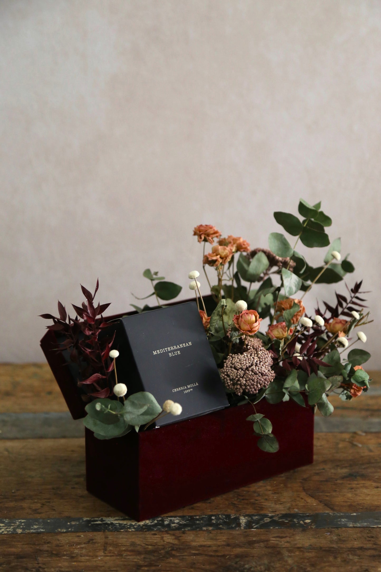 JOYERO CON VELA + FLORES