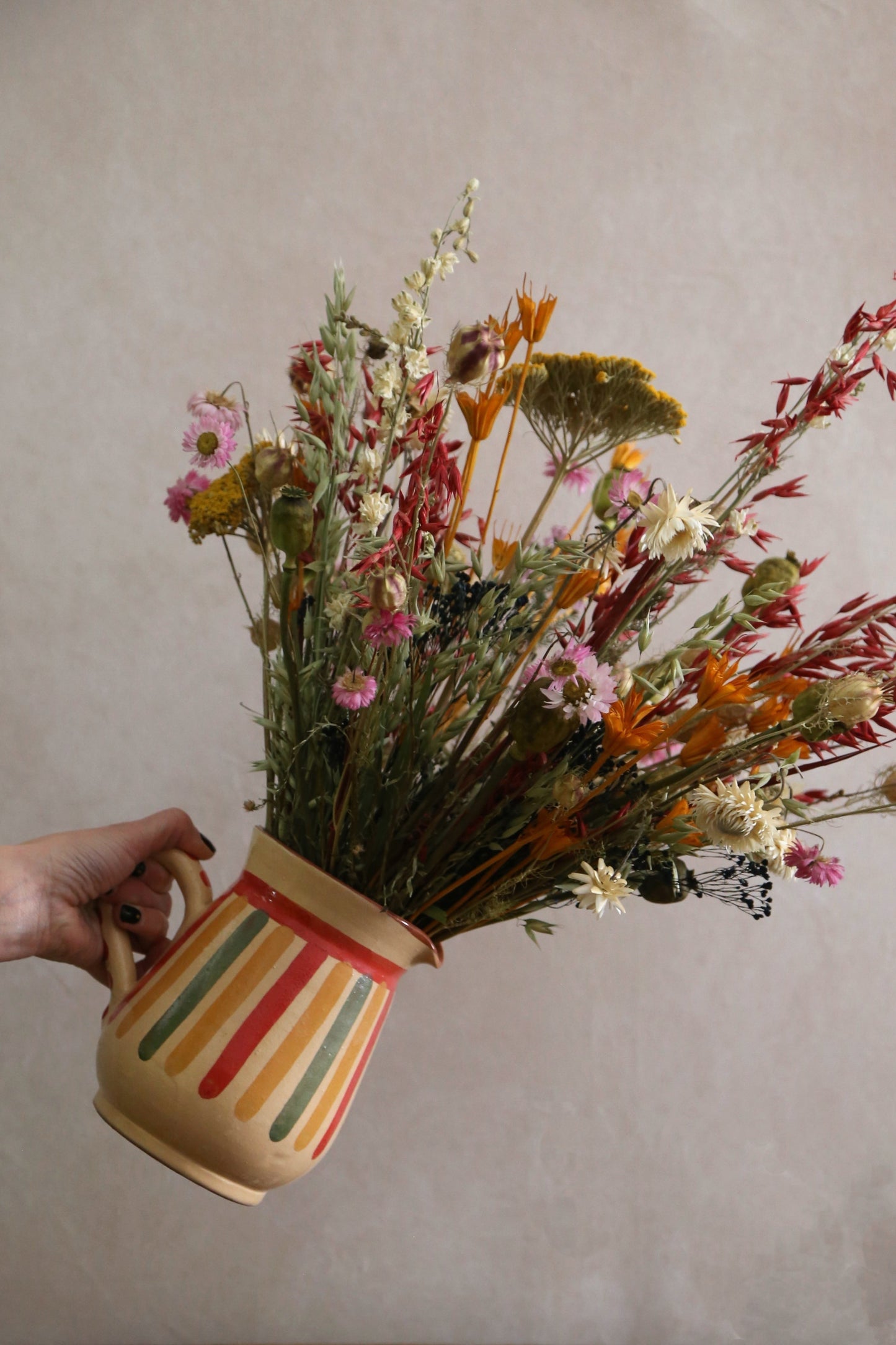 JARRA CON FLORES SECAS&PRESERVADAS