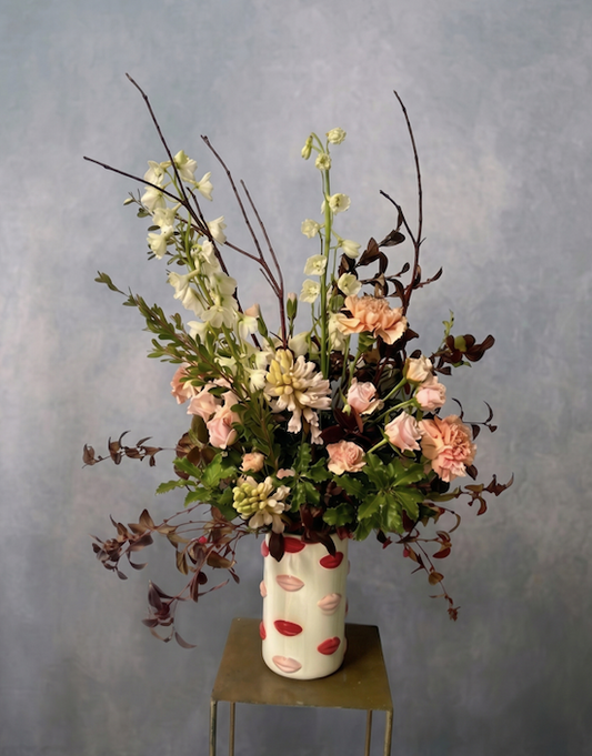 RAMO DE FLORES EN JARRÓN BESOS